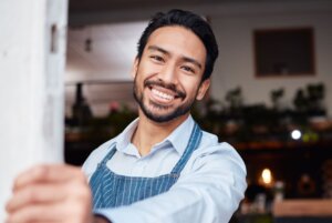 Restaurant owner learning to lead a team